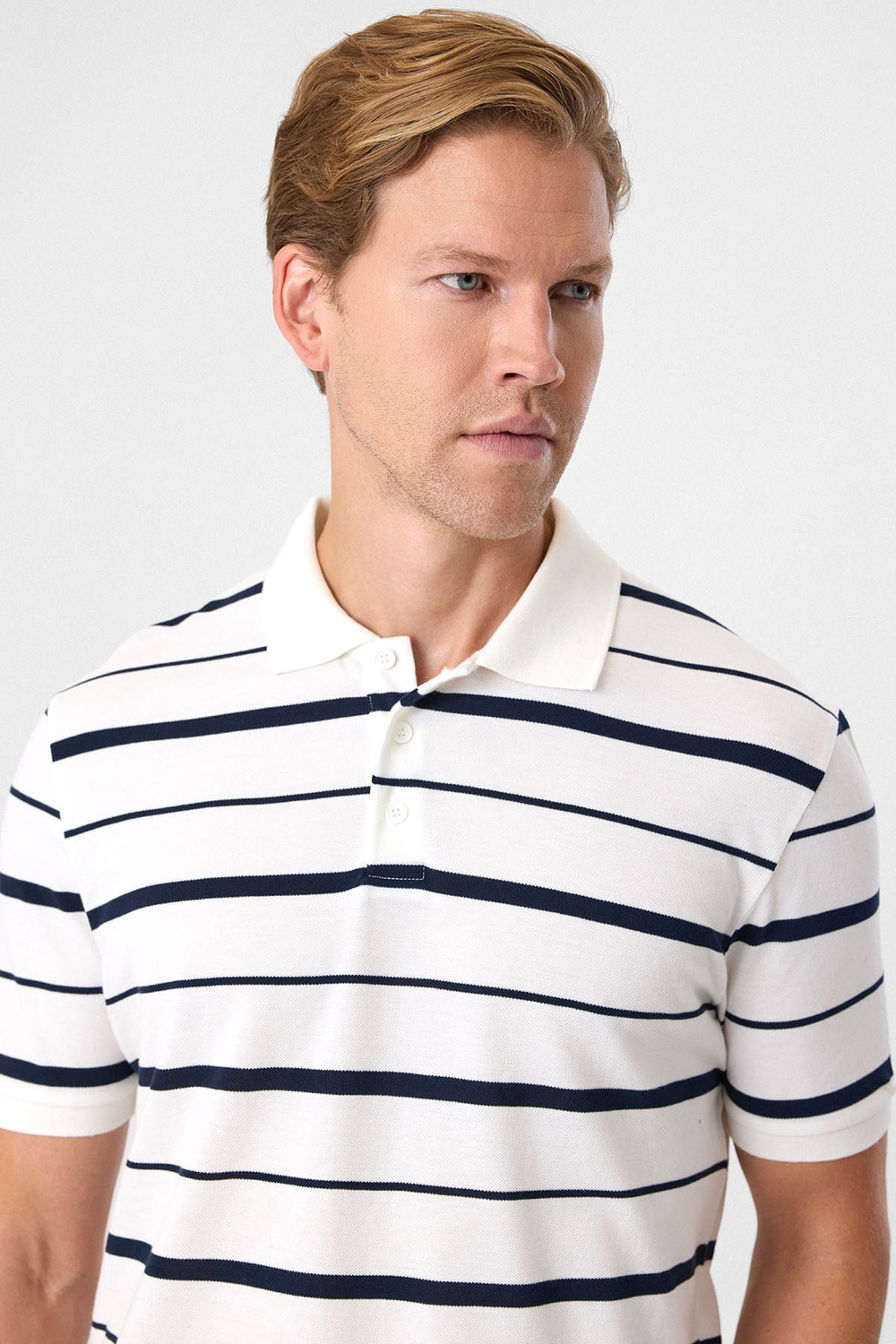 REGULAR FIT DÜĞMELİ POLO YAKA TSHIRT