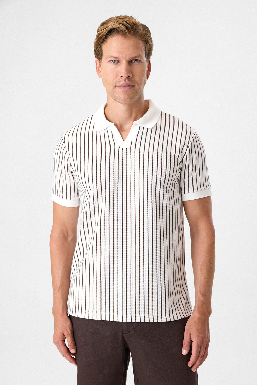 Regular Fit Ekru Düğmesiz Polo Yaka Tişört