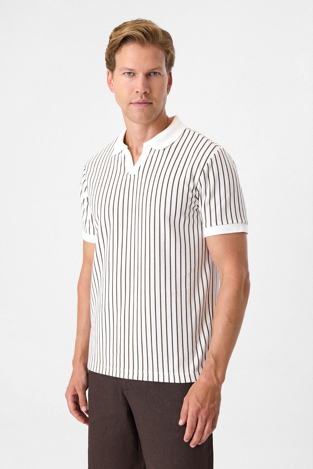 Regular Fit Ekru Düğmesiz Polo Yaka Tişört