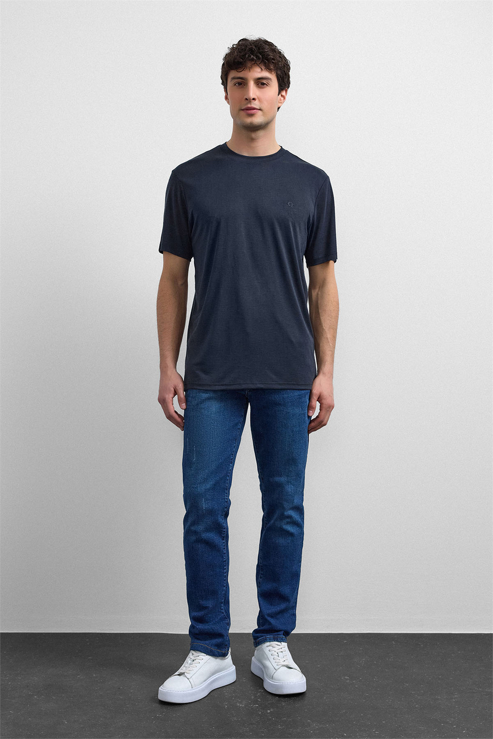 Siyah Regular Fit Flamlı Basic Tişört