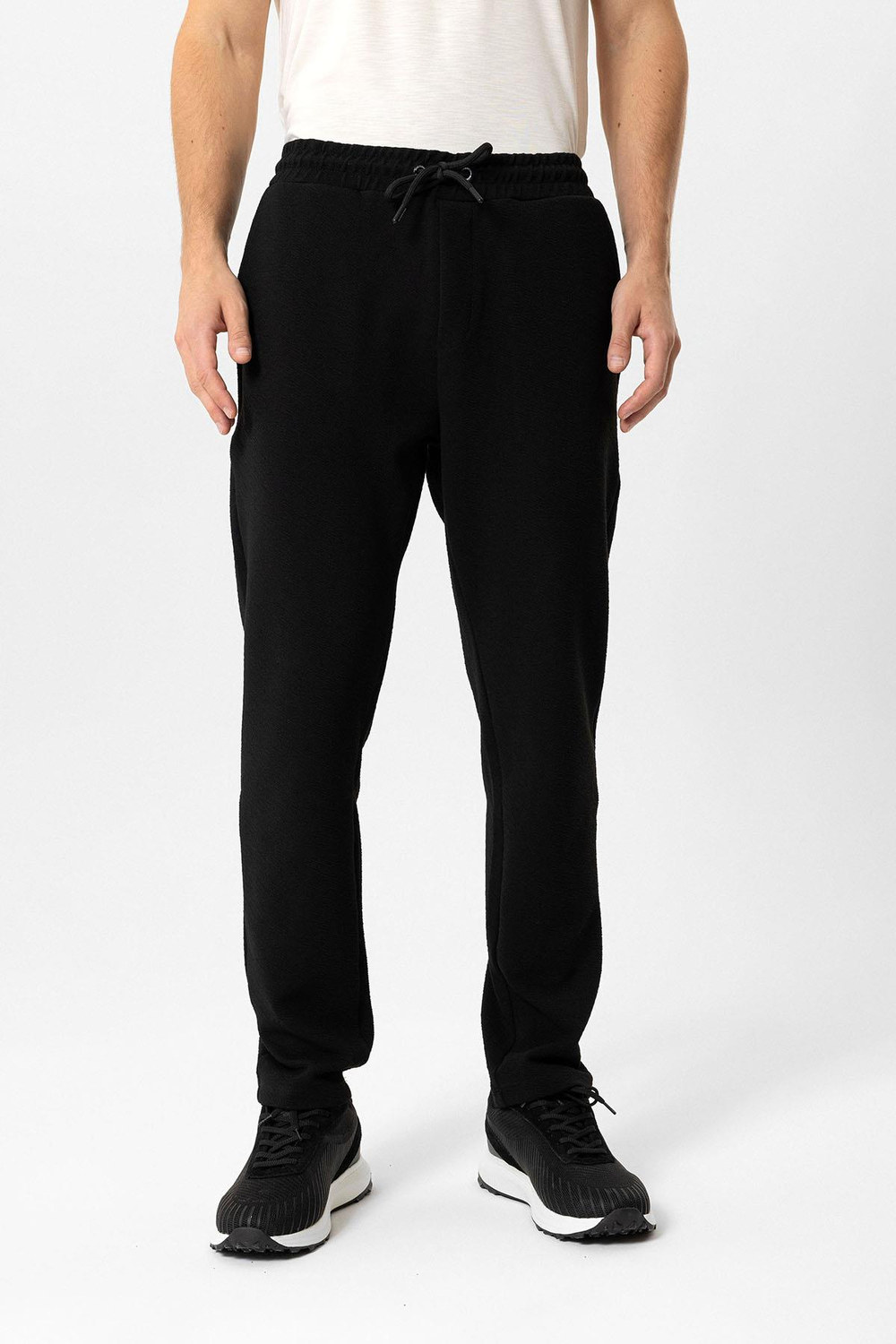 Siyah Regular Fit Beli Bağcıklı Jogger Pantolon