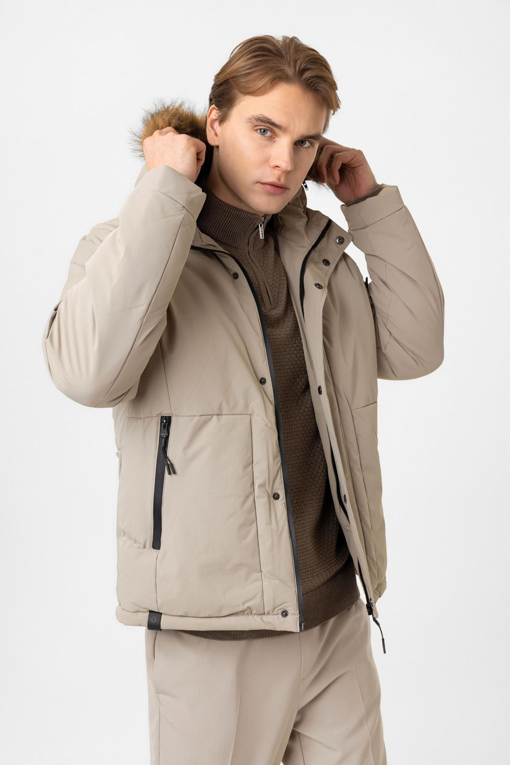 Bej Regular Fit Kapüşonlu Kürklü Puffer Mont