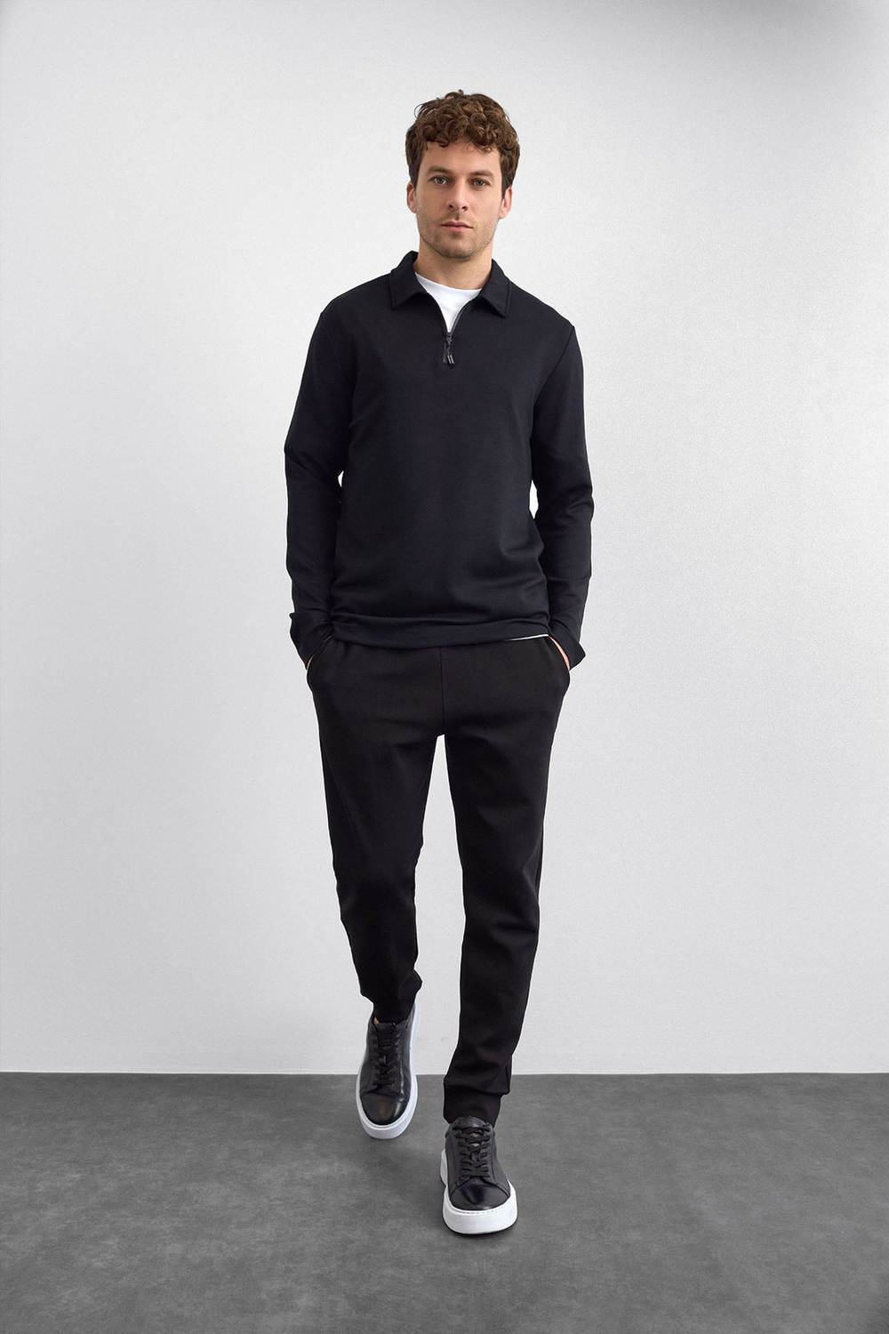 Siyah Regular Fit Gömlek Yaka Yarım Fermuarlı Sweatshirt