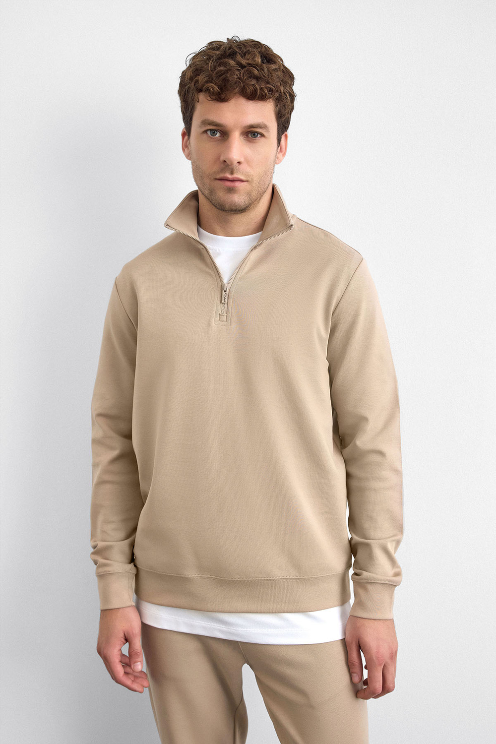 Bej Regular Fit Dik Yaka Yarım Fermuarlı Sweatshirt