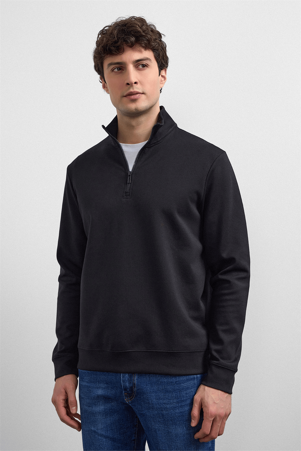 Siyah Regular Fit Yarım Fermuarlı Sweatshirt