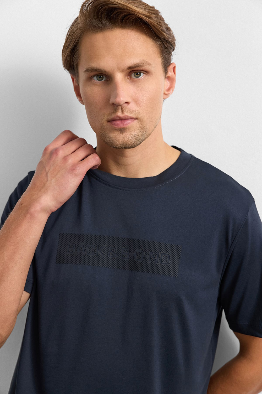 Siyah Regular Fit Bisiklet Yaka Tişört