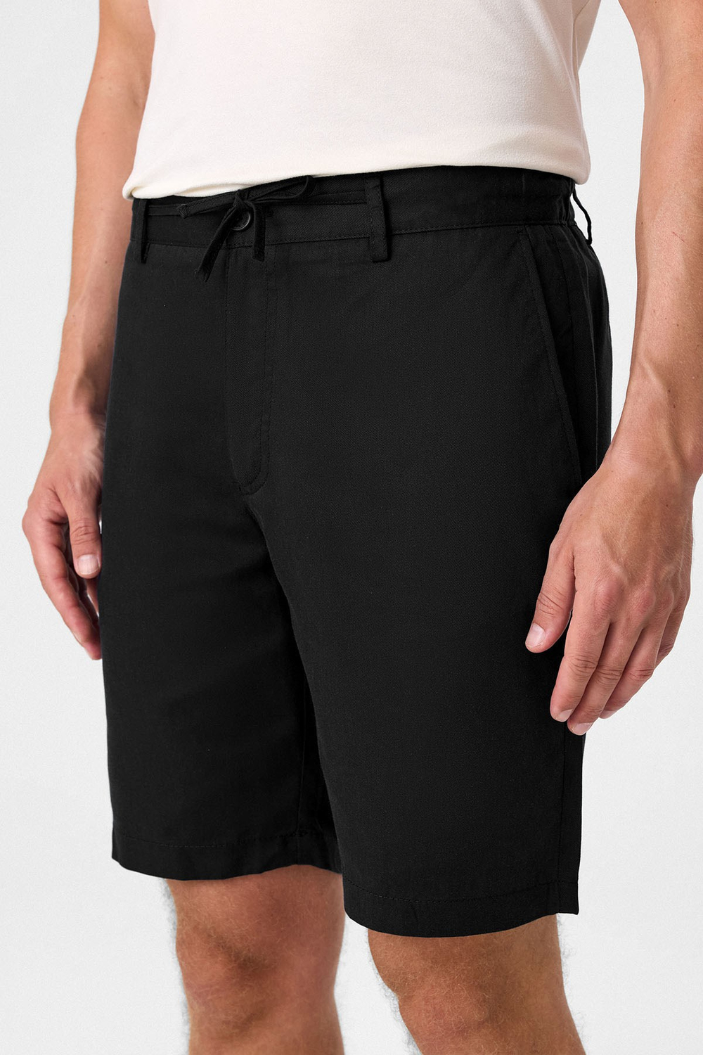 Siyah Regular Fit Keten Şort