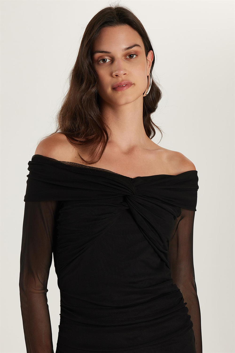 Kadın Slim Fit Dar Kesim Uzun Kollu Straplez Tül Detaylı Siyah Elbise