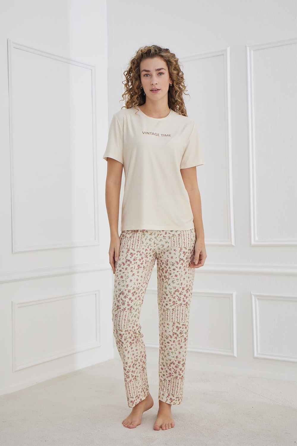 Kadın Çiçek Desenli Bisiklet Yaka Pijama Takım | Bej 30102-1169