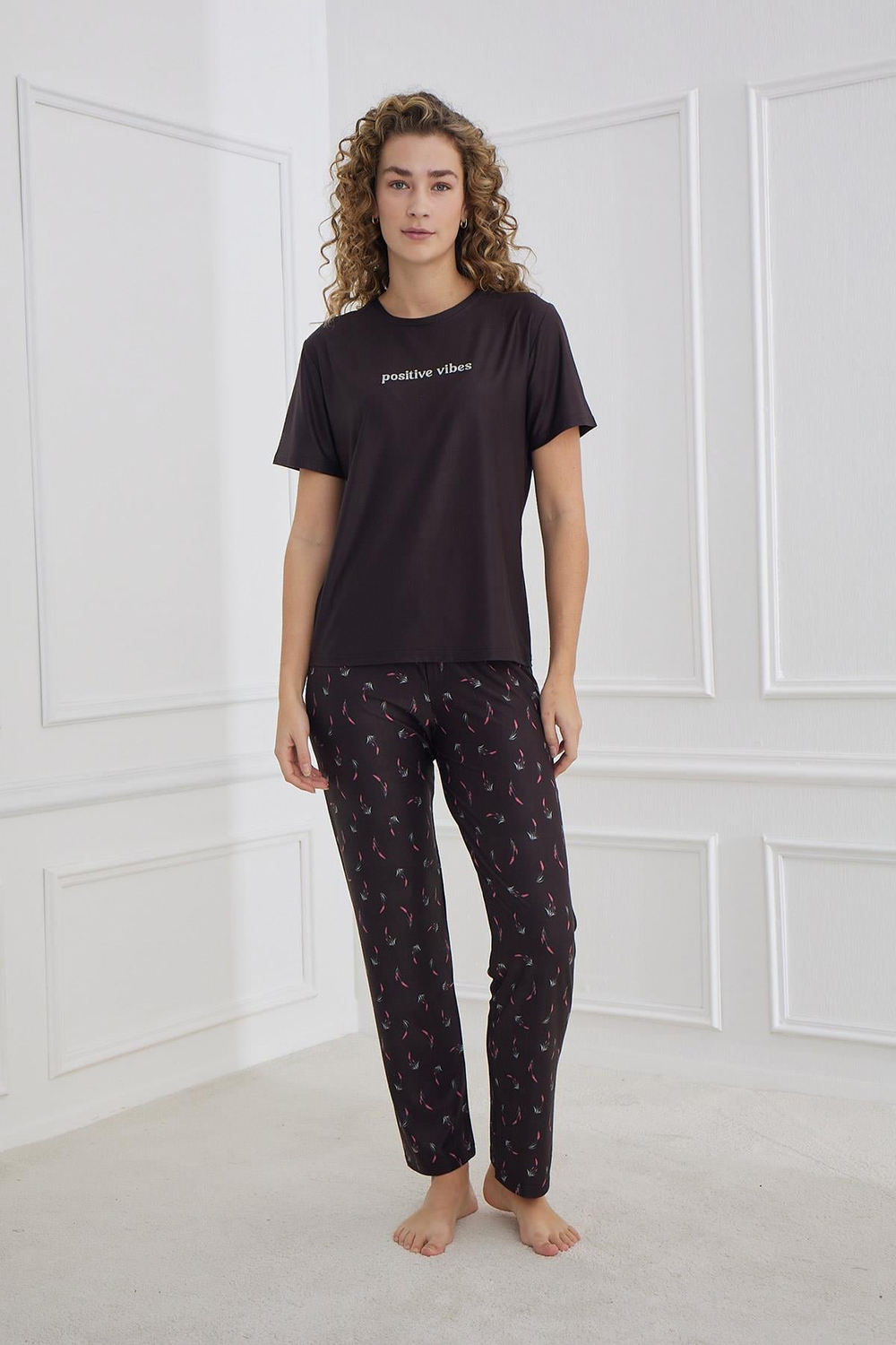 Kadın Çiçek Desenli Kısa kollu  Pijama Takım | Siyah 30102-1167