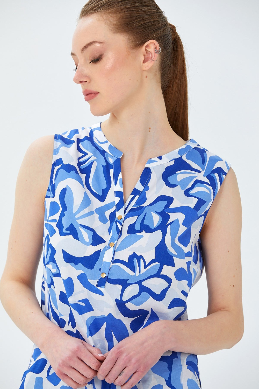 Önü Patlı Çıtçıtlı Kolsuz Bluz 026-3022