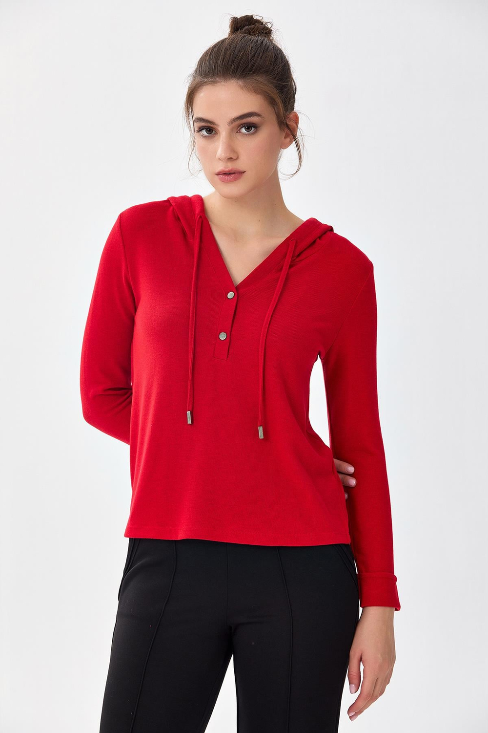 Önü Çıtçıtlı Kapüşonlu Bluz 256-1001