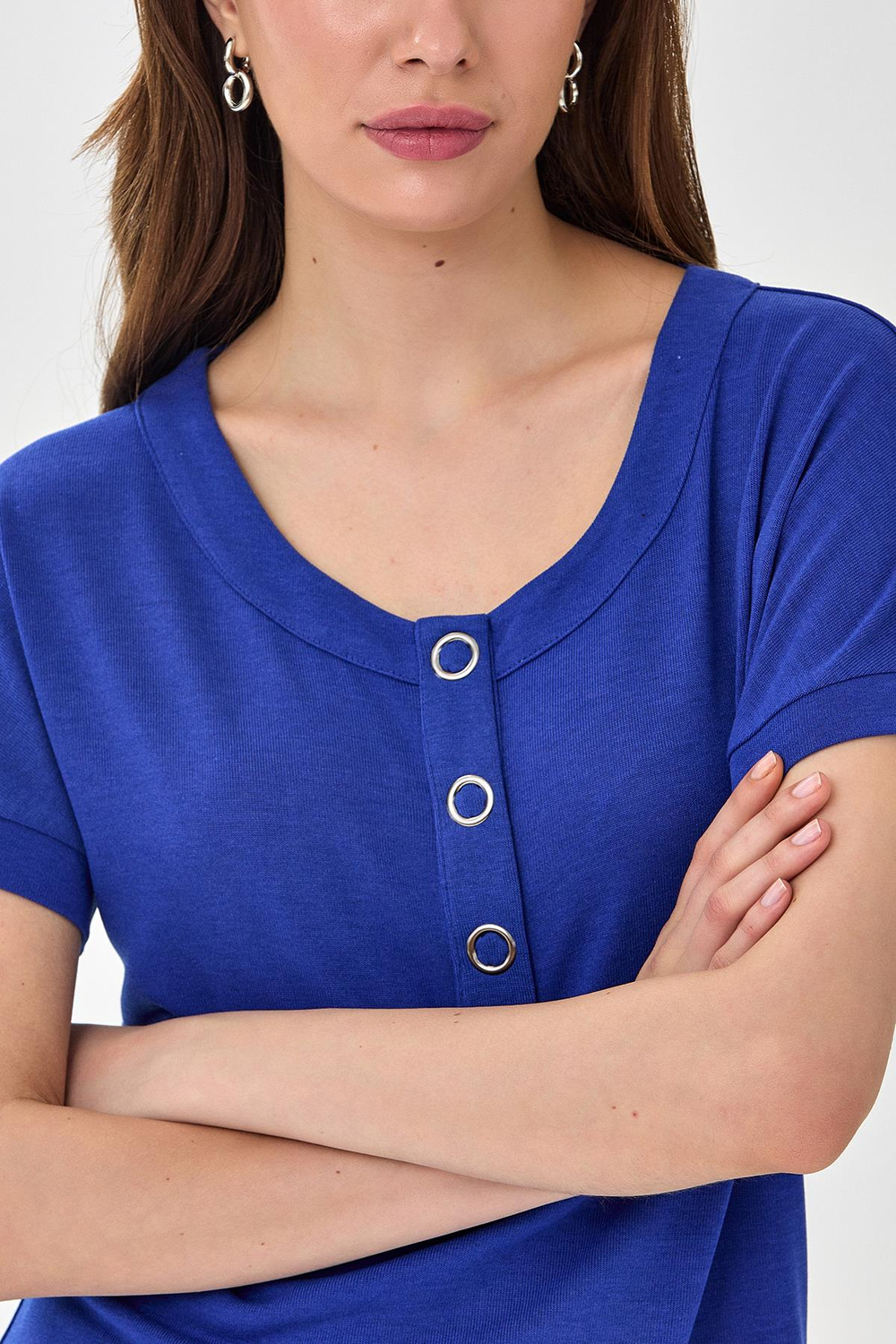 Yakası Çıtçıtlı Düşük Kol Bluz 025-1005