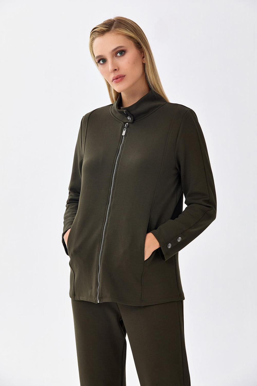 Yakası Çıtçıtlı Önü Fermuarlı S-Shirt 256-2116