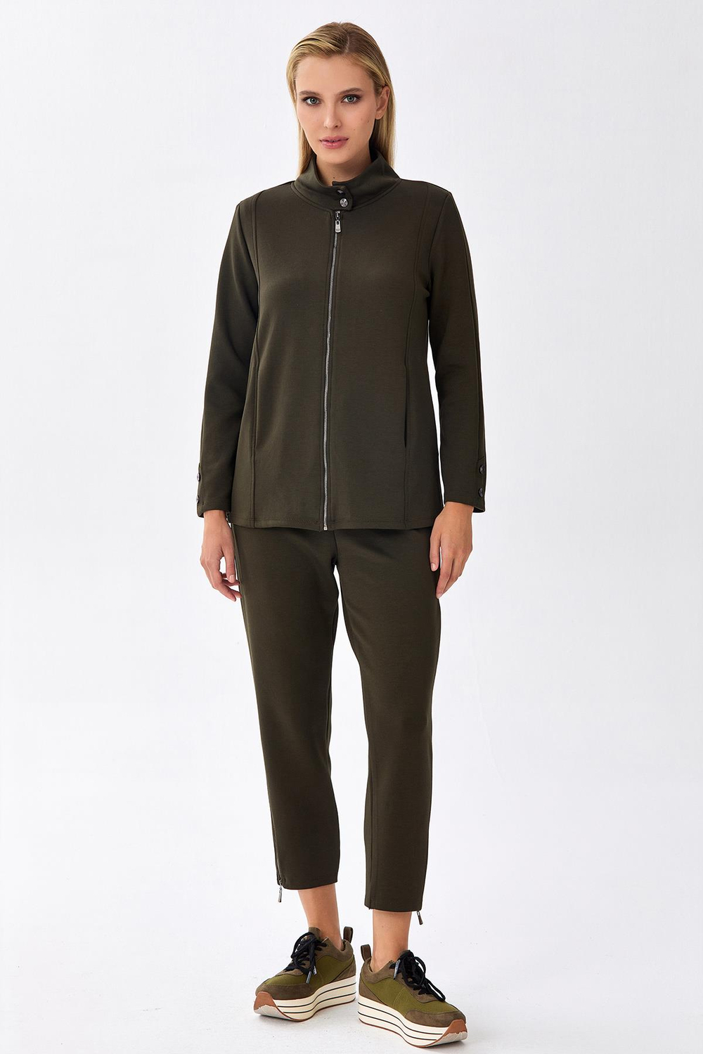 Yakası Çıtçıtlı Önü Fermuarlı S-Shirt 256-2116