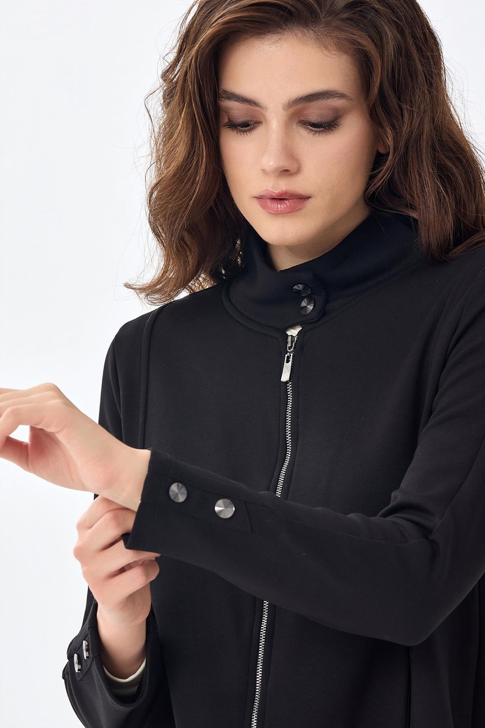 Yakası Çıtçıtlı Önü Fermuarlı S-Shirt 256-2116