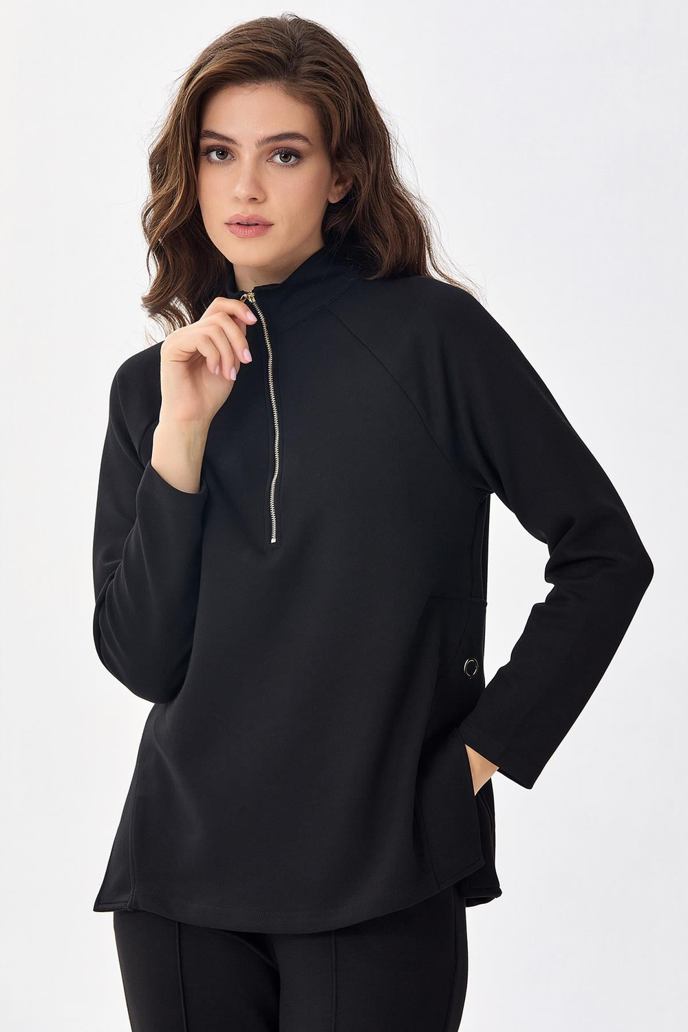 Yakası Fermuarlı Yanı Çıtçıt Detaylı S-Shirt 256-2100