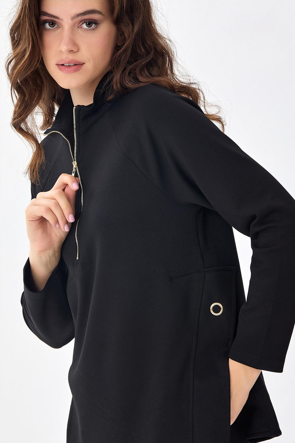 Yakası Fermuarlı Yanı Çıtçıt Detaylı S-Shirt 256-2100
