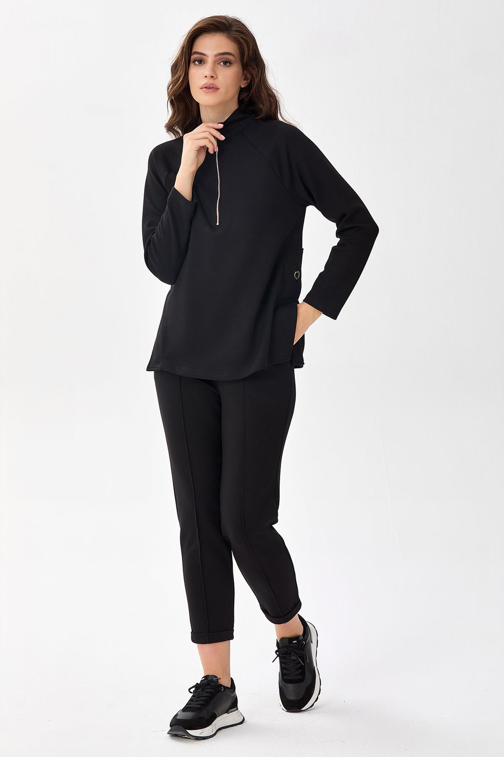 Yakası Fermuarlı Yanı Çıtçıt Detaylı S-Shirt 256-2100