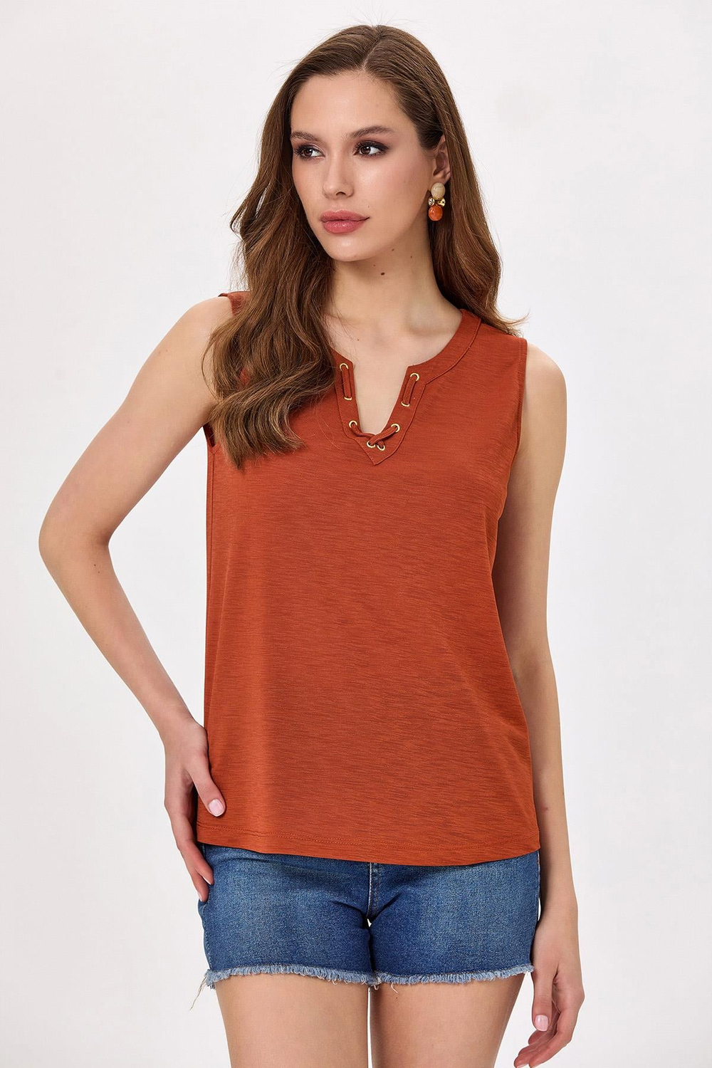 Yakası Kuşgözü ve Biye Detaylı Bluz 025-1019