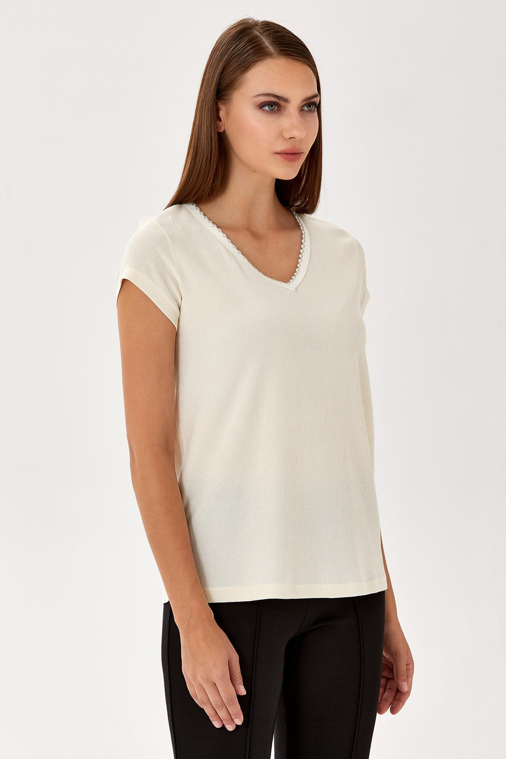 Yakası Zincir Şerit Detaylı Bluz 024-1050