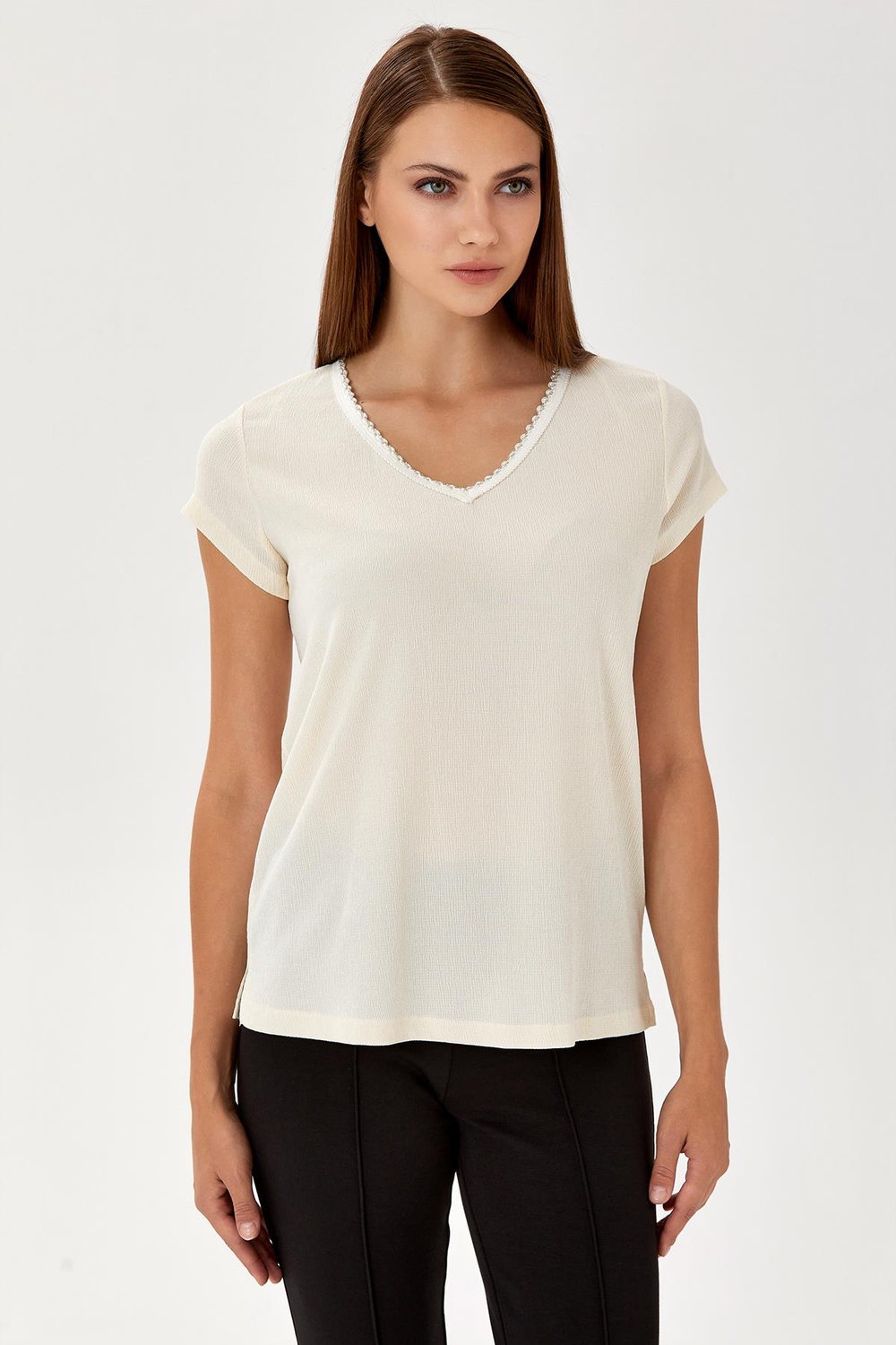 Yakası Zincir Şerit Detaylı Bluz 024-1050