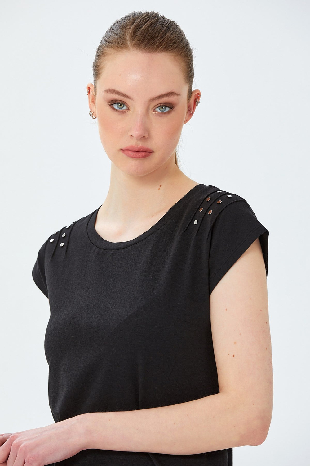 Omuzu Rivet Detaylı Bisiklet Yaka Bluz 026-1044