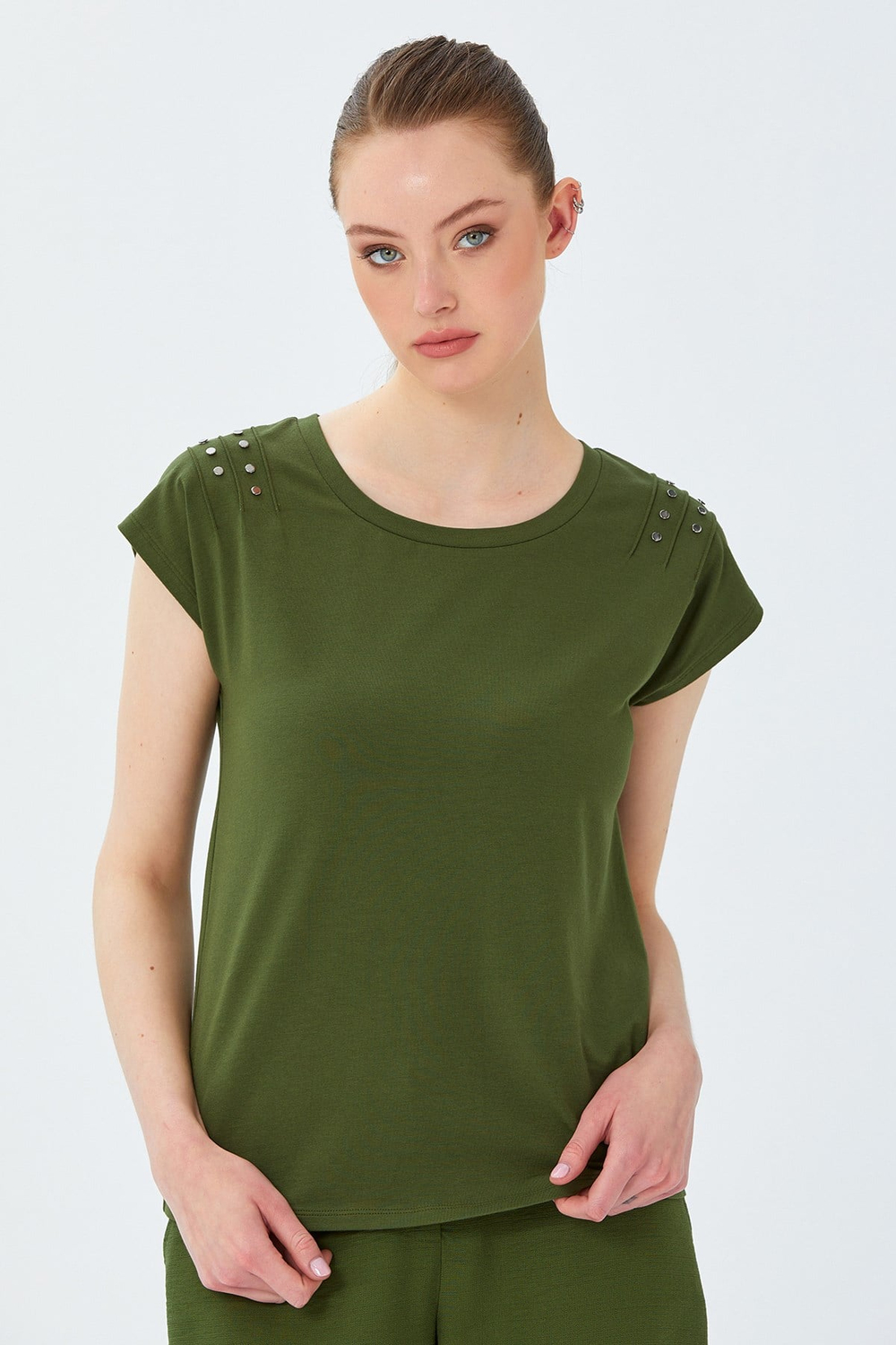 Omuzu Rivet Detaylı Bisiklet Yaka Bluz 026-1044