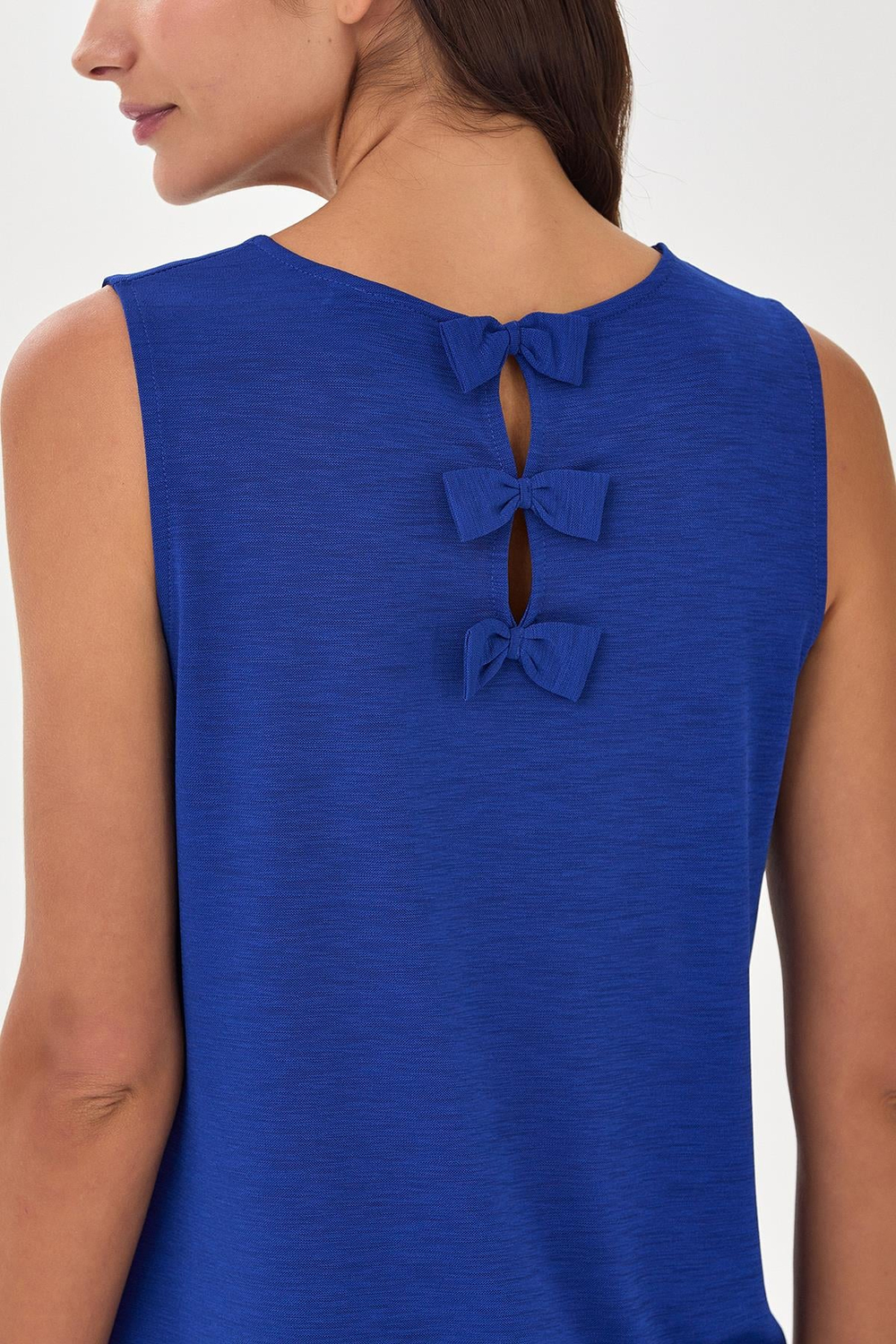 Yuvarlak Yaka Sırtı Fiyonk Detaylı Bluz 025-1023