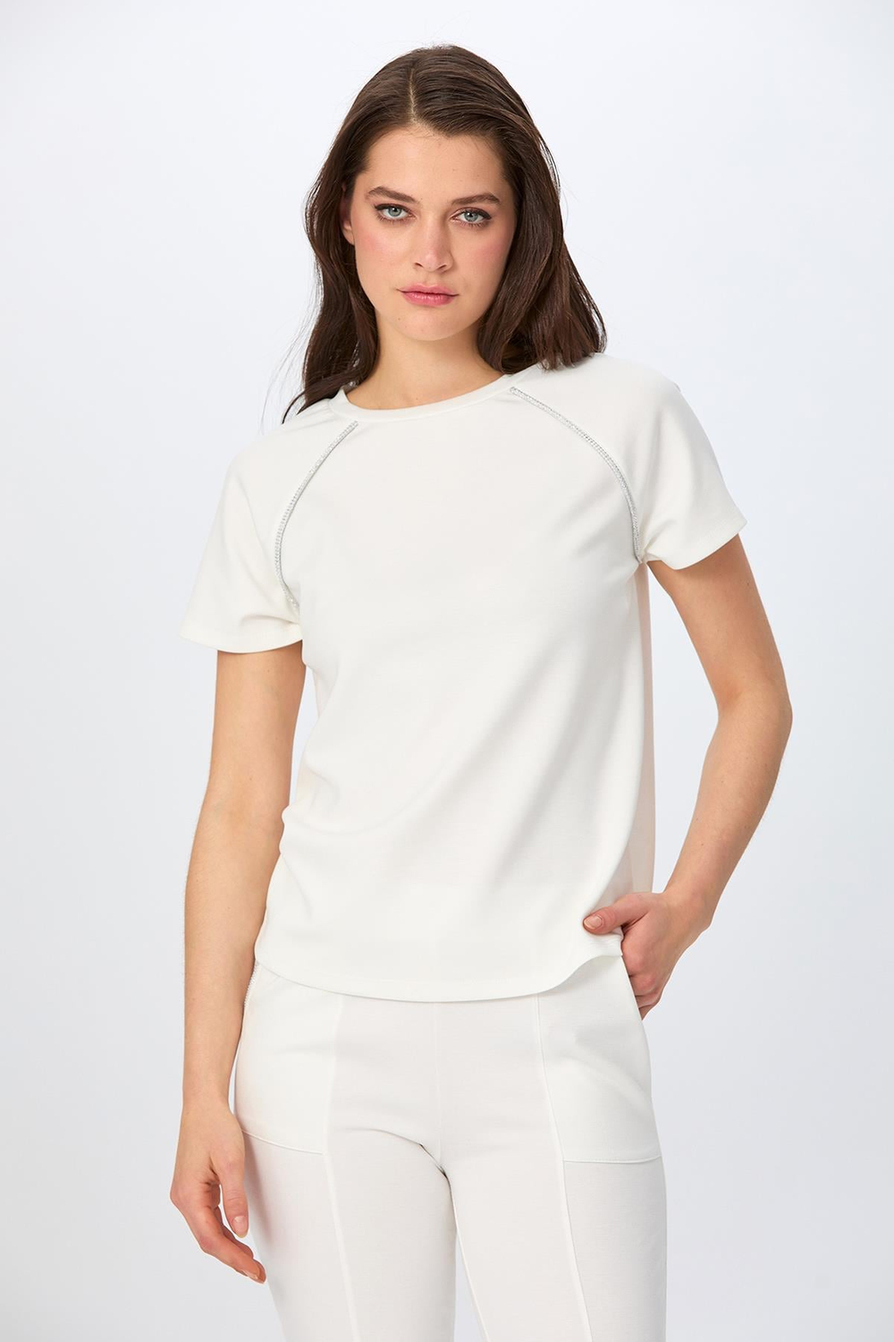 Yuvarlak Yaka Taş Şerit Detaylı S-Shirt 026-2110