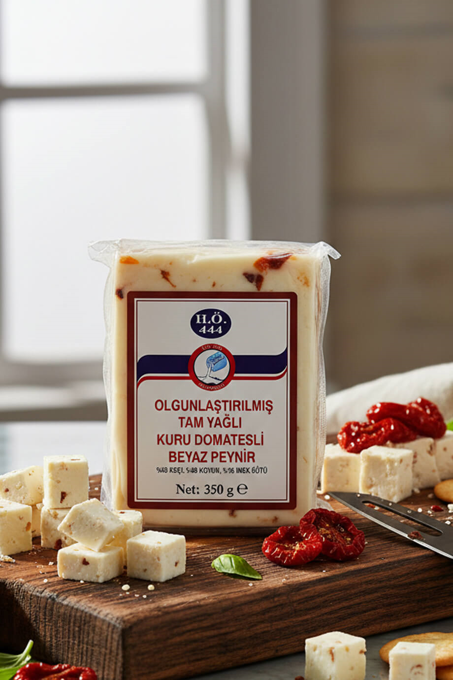 Tam Yağlı Olgunlaştırılmış Kuru Domatesli Beyaz Peynir - 350 gr