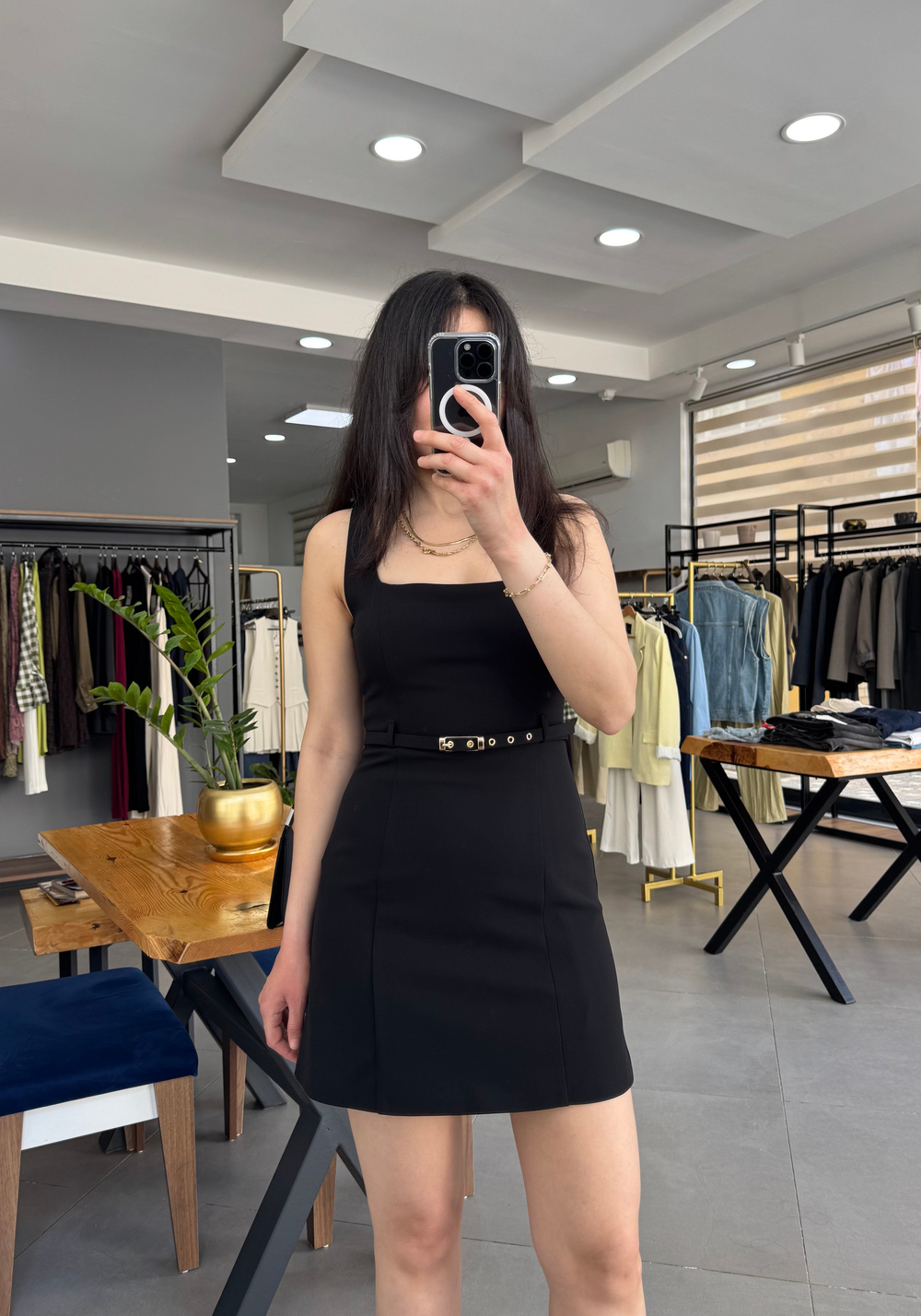 Siyah Kare Yaka Askılı Kemer Detay Astarlı Mini Elbise