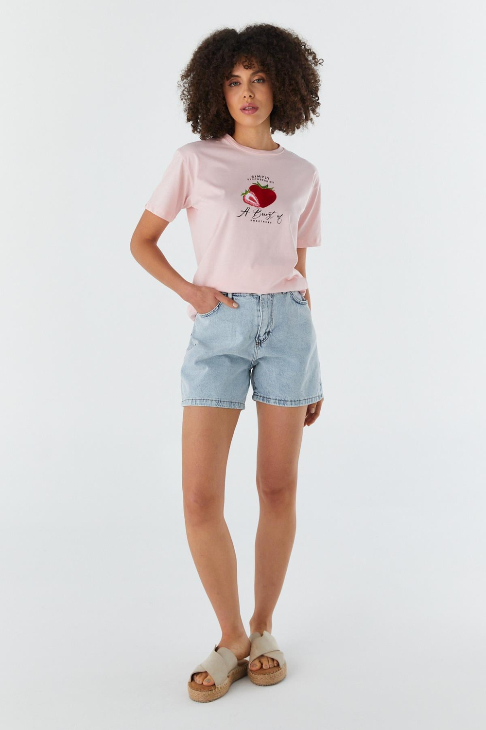 Çilek İşlemeli T-shirt PEMBE