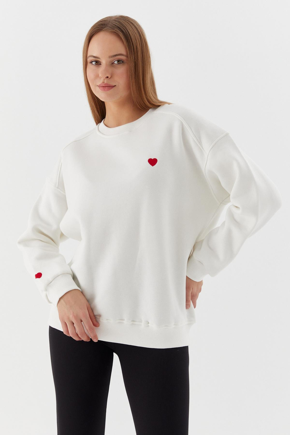 Kalp İşleme Detaylı Sweatshirt EKRU