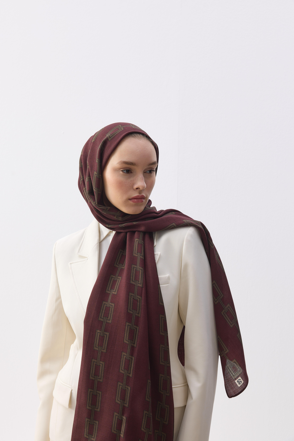 Burgundy Chain (Yün İpek)