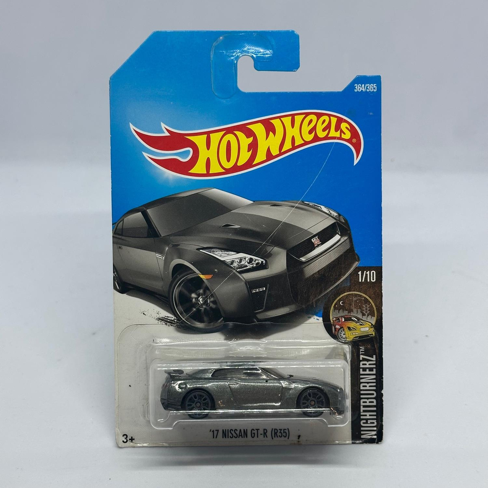 Hot Wheels Regular Nightburnerz - '17 Nissan GT-R (R35)