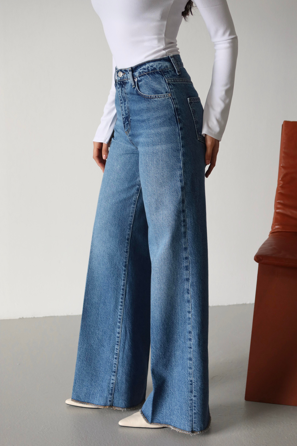 LACARINOYüksek Bel Paça Overlok dikim Hafif Pis Dikiş Detaylı Blue Jean Pantolon