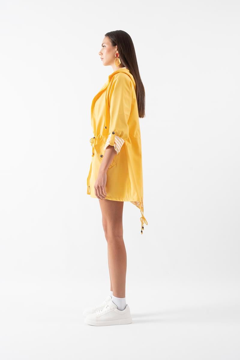 Clemente Kapüşonlu Ayarlanabilir Beli Büzgülü Katlamalı Kol Mont SARI