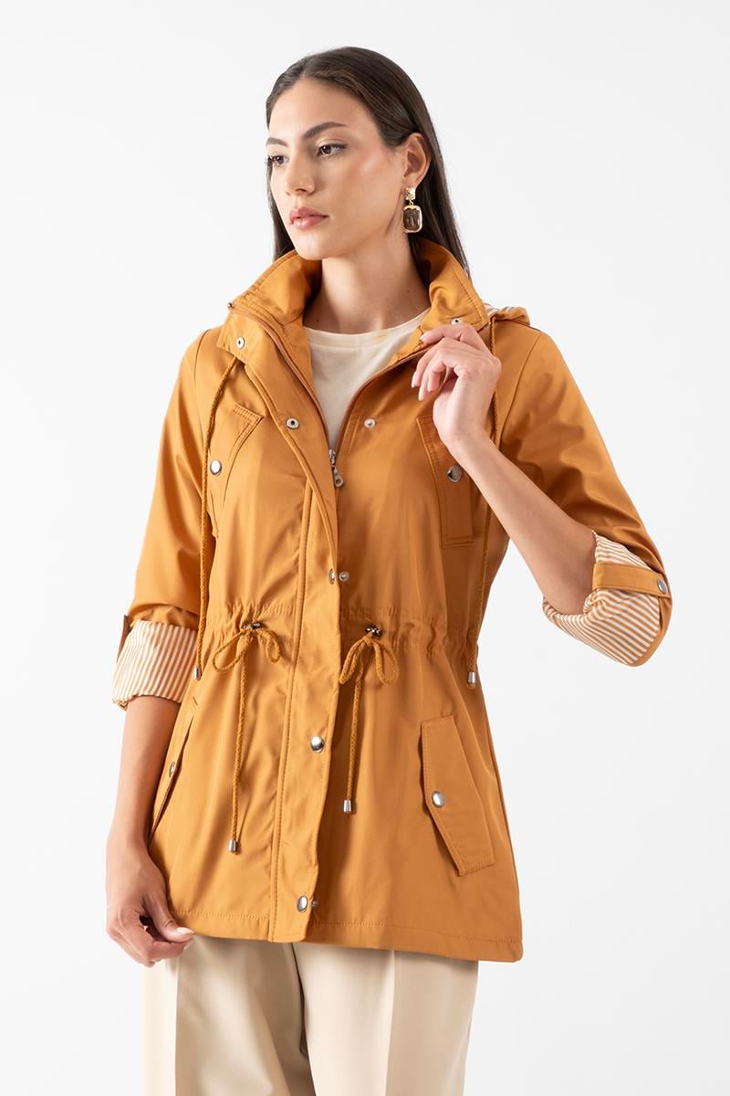 Goudot Kapüşonlu Mevsimlik Parka – Beli Büzgülü, Çıtçıt Detaylı TARÇIN