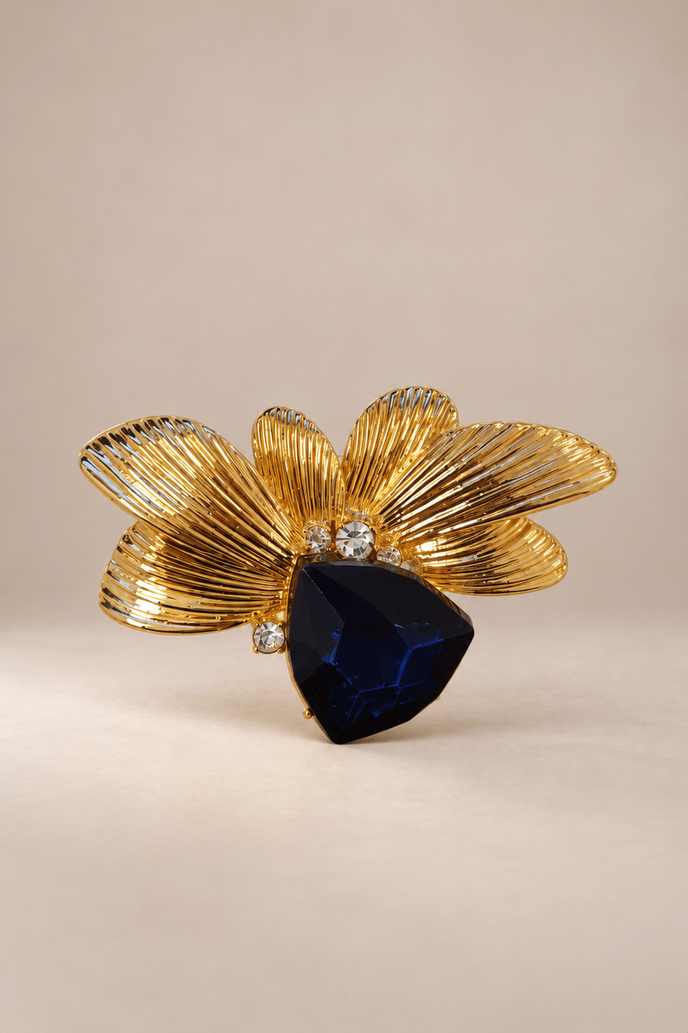 Kristal Taşlı Çiçek Form Broş 4 cm ALTIN