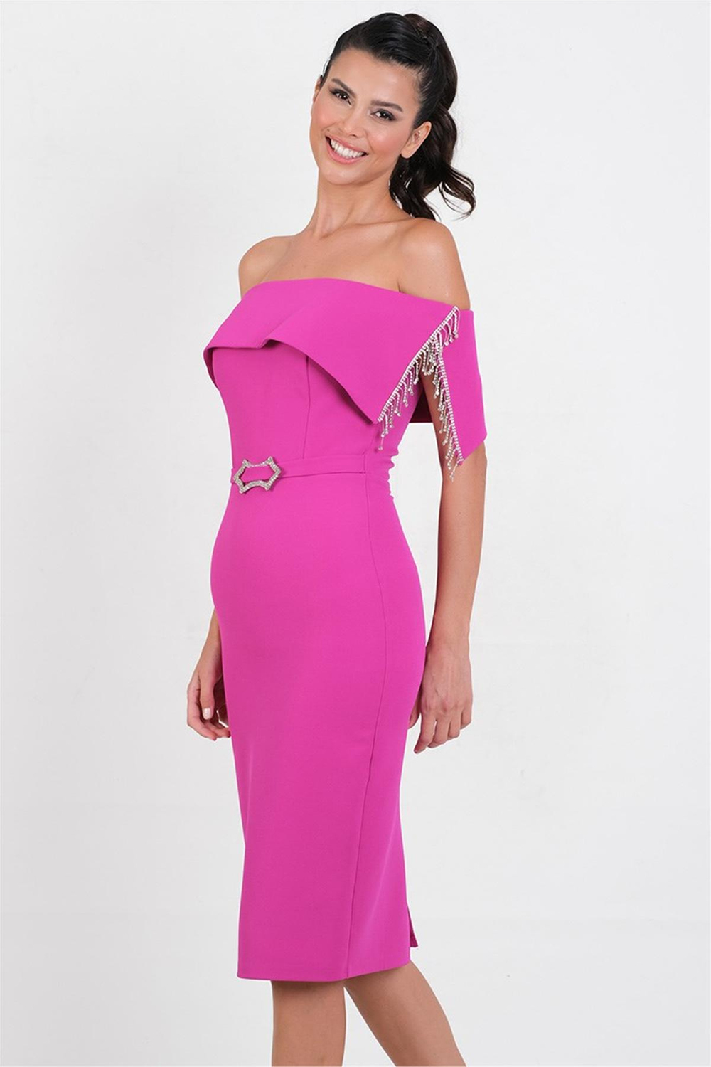 Onorati Kayık Yaka Ucu Taş Aksesuarlı Kemerli Midi Abiye Elbise FUŞYA