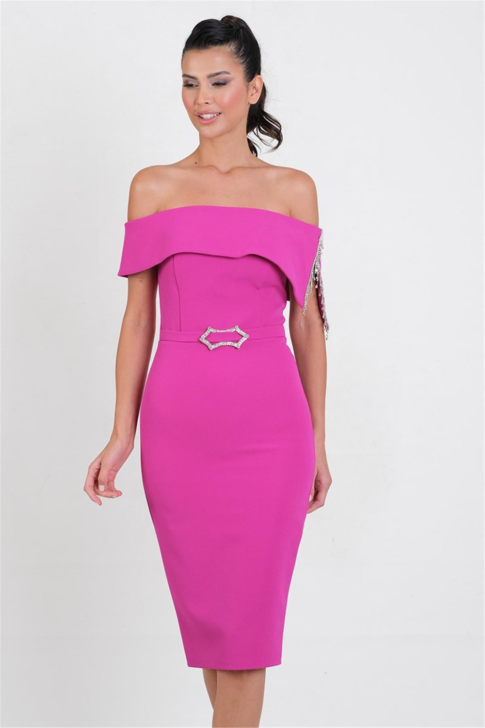 Onorati Kayık Yaka Ucu Taş Aksesuarlı Kemerli Midi Abiye Elbise FUŞYA