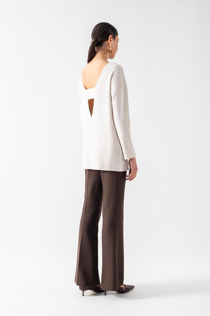 Orianna Yuvarlk Yaka Sırtı V Pencere Detaylı Triko KEMİK