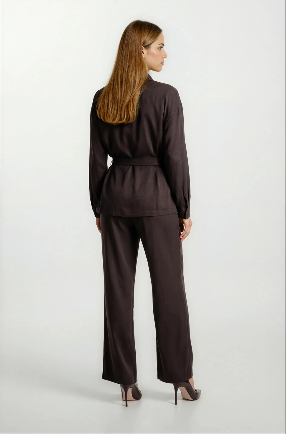 Russum Dik Yaka Önden Fermuarlı Kuşaklı Mont KAHVE