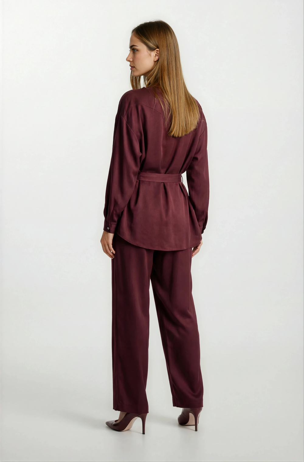 Russum Dik Yaka Önden Fermuarlı Kuşaklı Mont BORDO