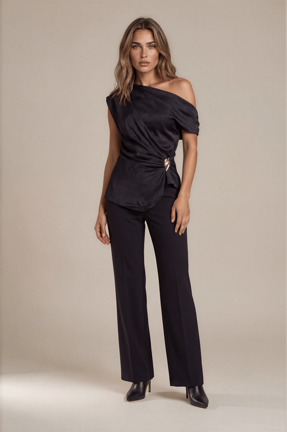 Tek Omuz Drape Aksesuar Detaylı Bluz SİYAH