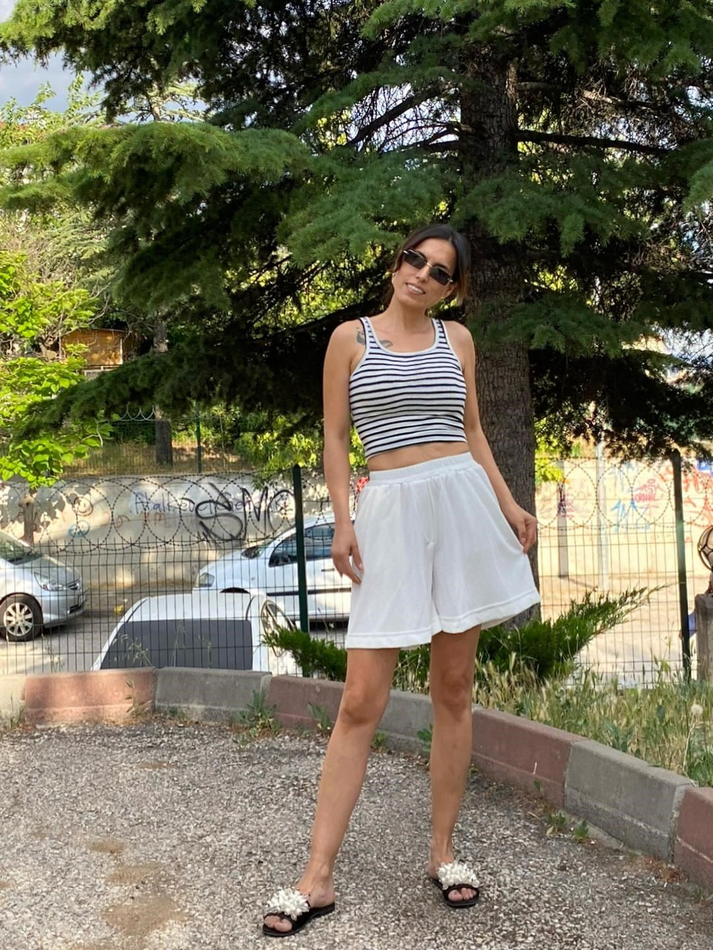 bürümcük kumaş rahat kesim şort beyaz