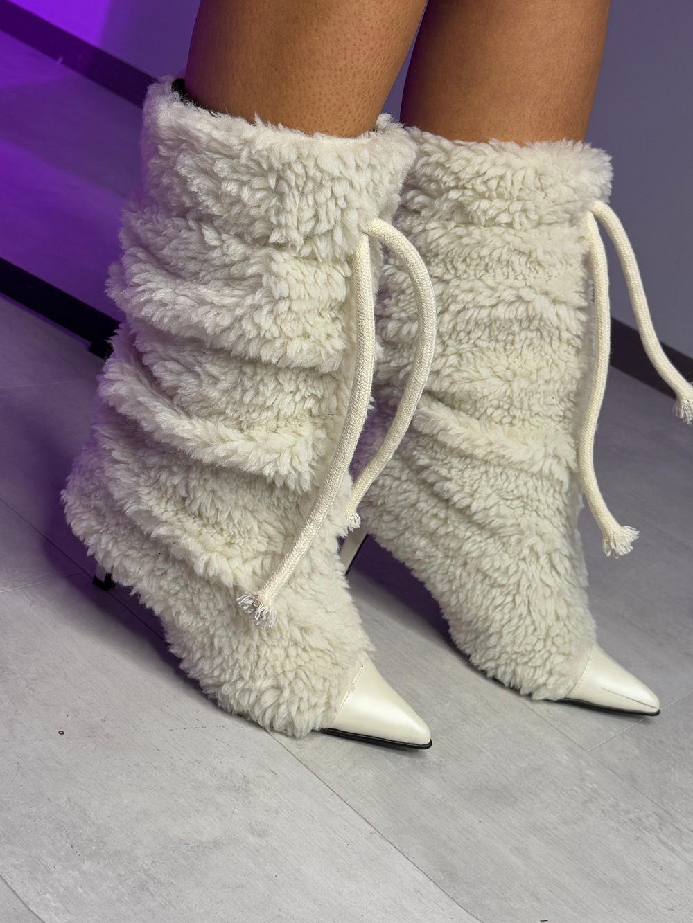 Ekru Koyun Yün Tasarım Çizme