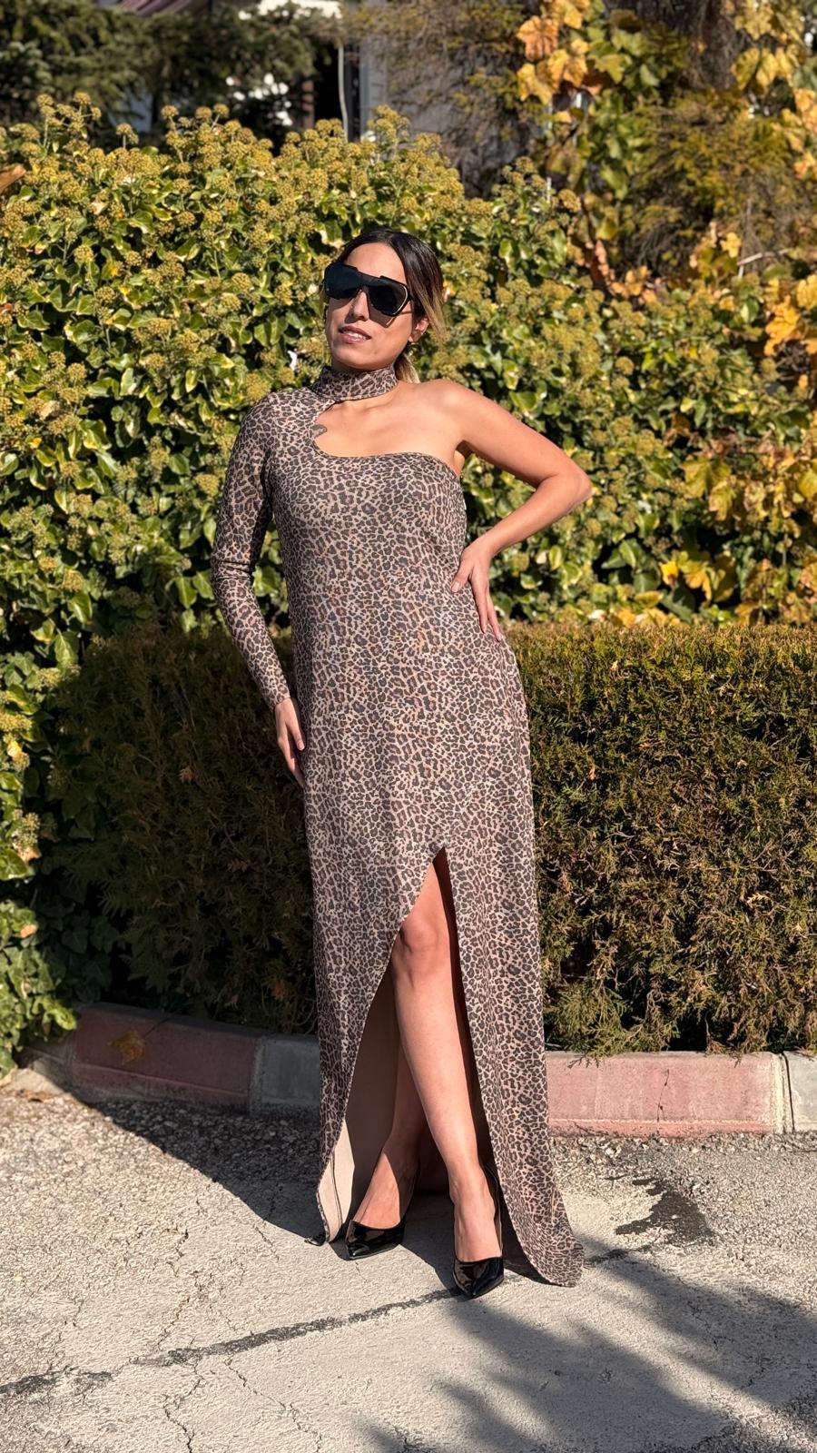 IŞILTI DETAY LEOPAR ELBİSE