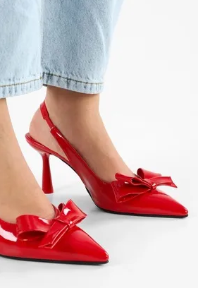 Kırmızı Rugan Kurdele Detaylı Stiletto